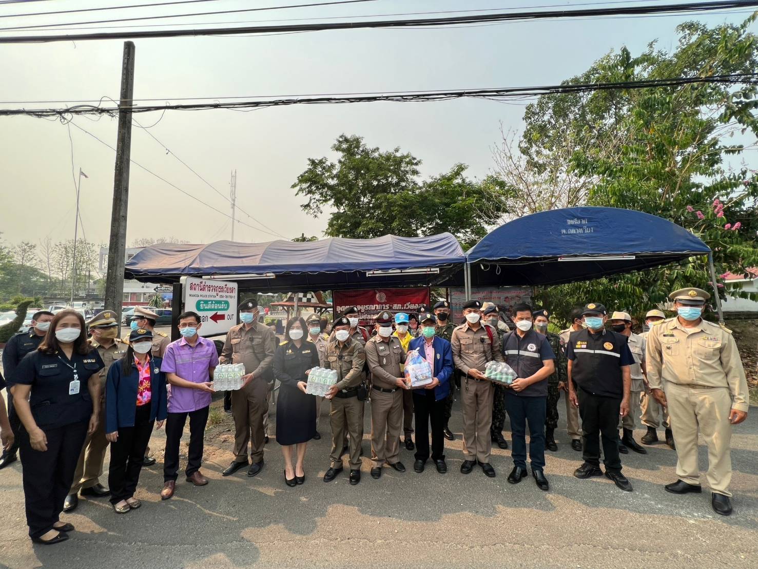 สำนักงานบังคับคดีจังหวัดน่าน ลงพื้นที่เยี่ยมจุดบริการประชาชน เพื่อป้องกันและลดอุบัติเหตุทางถนนช่วงเทศกาลสงกรานต์ ปี 2566